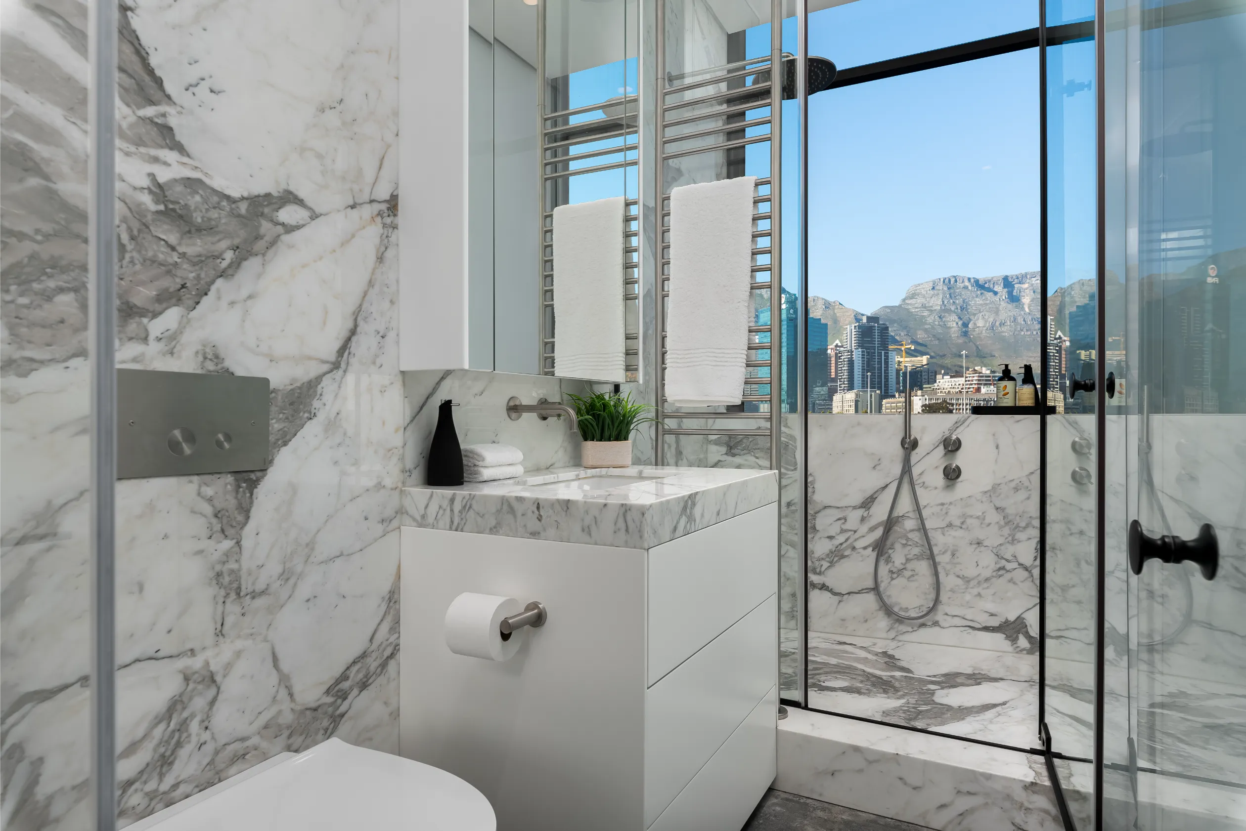 17 Bedroom 1 bathroom